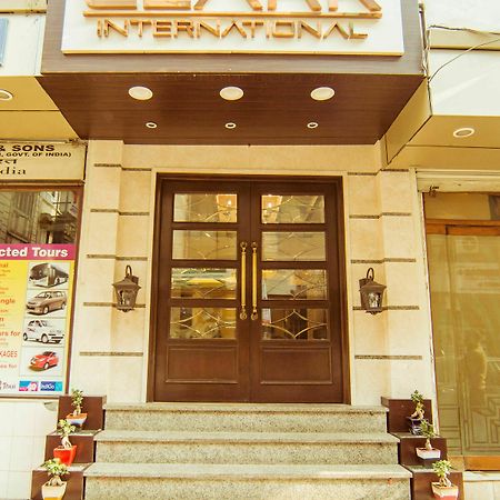 Clark International Hotel Deli Exterior foto