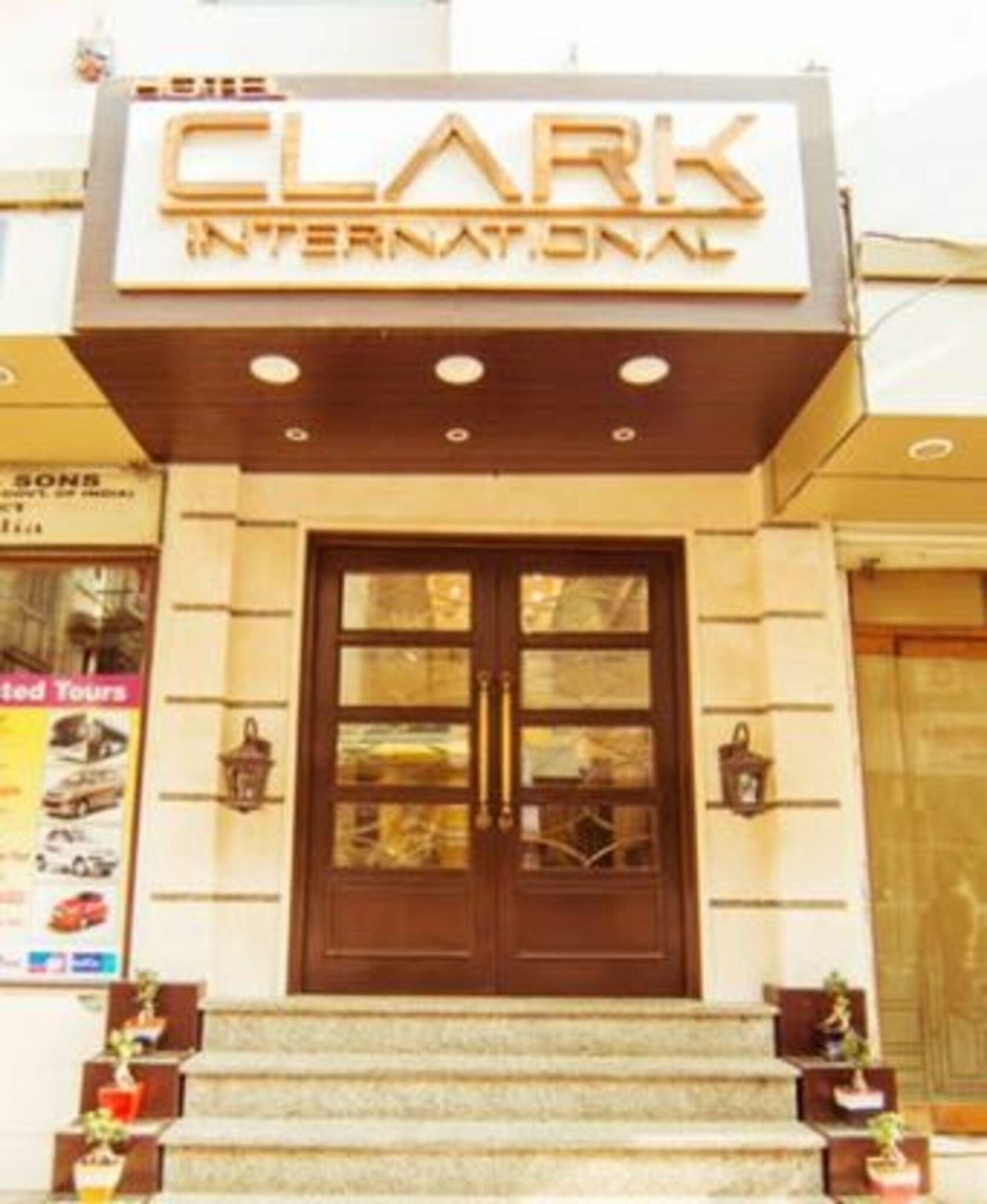 Clark International Hotel Deli Exterior foto