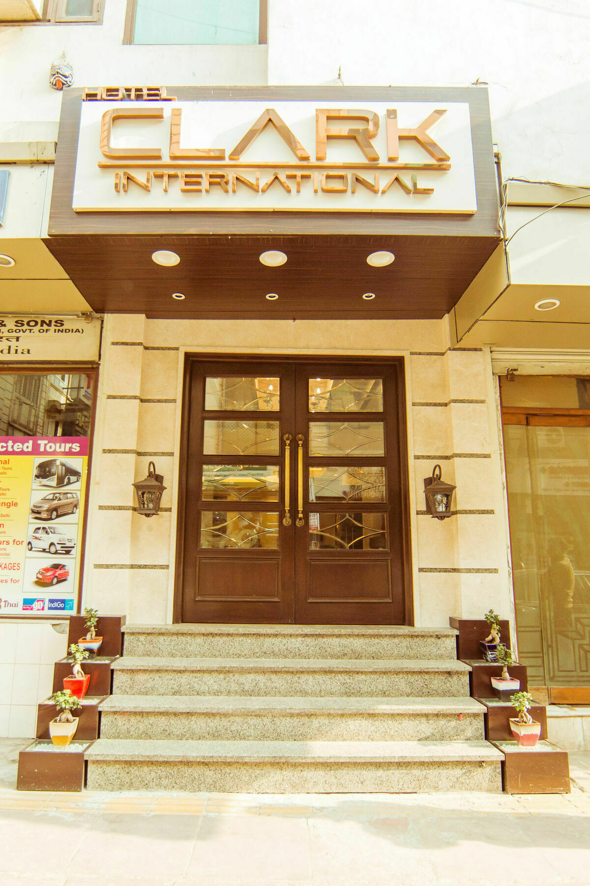 Clark International Hotel Deli Exterior foto